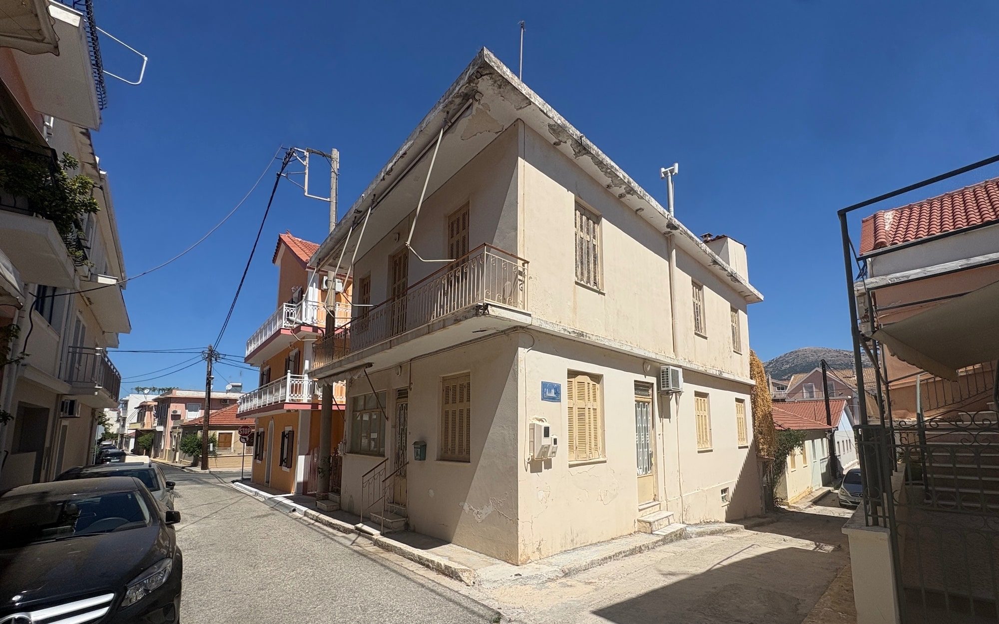 Argostoli Prime Central Building – Exceptional Redevelopment Opportunity