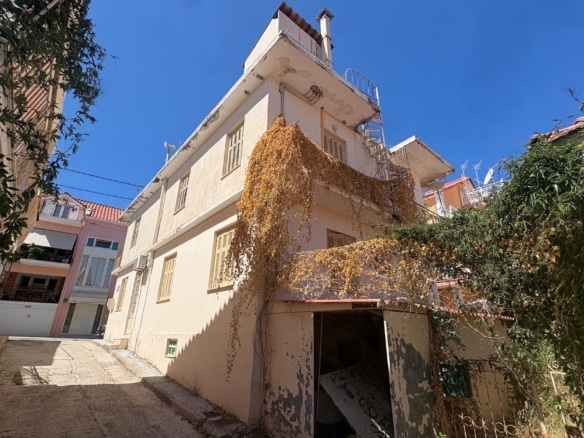 Argostoli Prime Central Building – Exceptional Redevelopment Opportunity