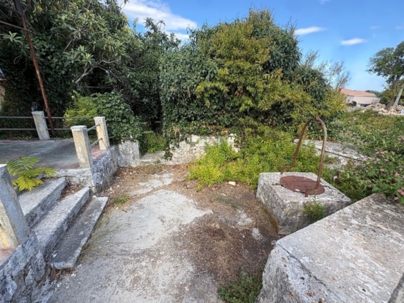 Korianna Charming Cottage And Generous Village Plot